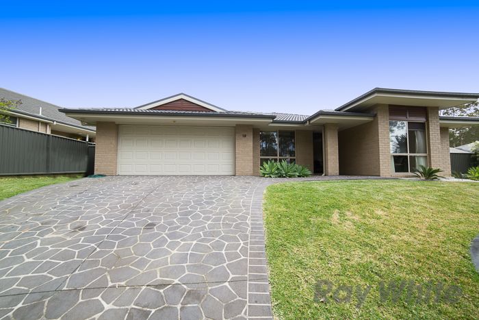 10 Kingfisher Drive, FLETCHER, NSW 2287