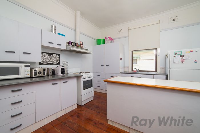 5 Vera Street, Waratah West, NSW 2298