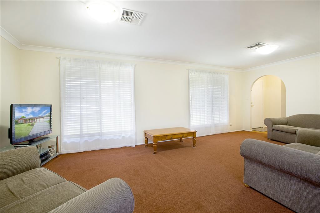 28 Rainbow Close, Glenmore Park, NSW 2745