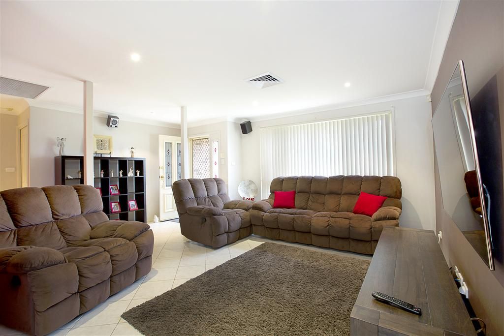 25 Sorenson Crescent, Glenmore Park, NSW 2745