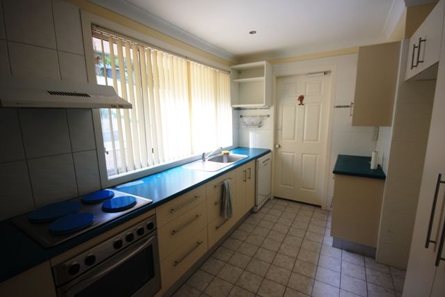 43 Copperfield Drive, Rosemeadow, NSW 2560