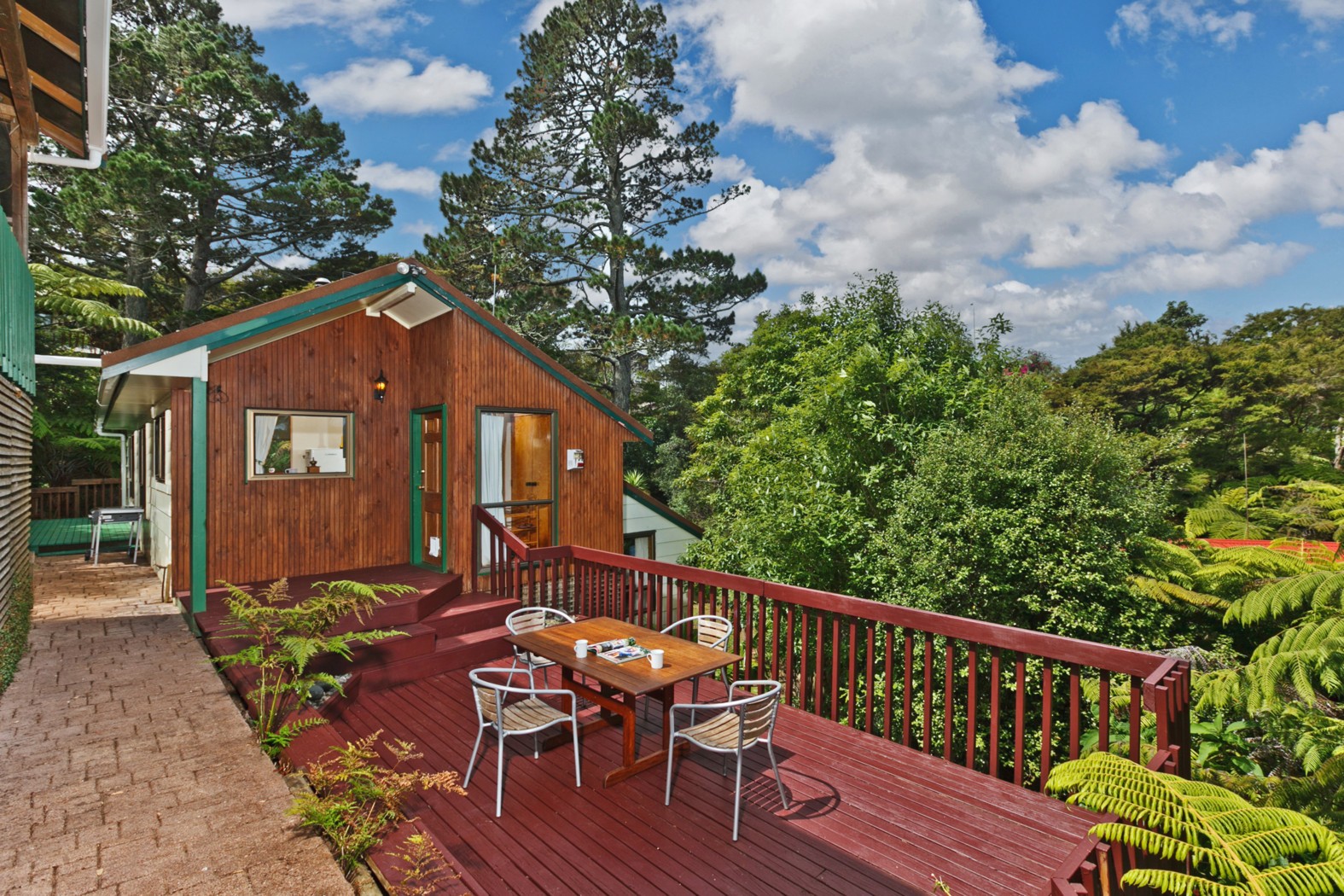 2/33 Sapphire Place, Glenfield, North Shore City