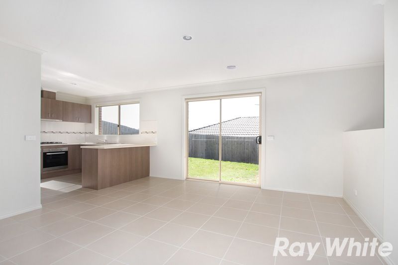 27 Ayesha Rise, PAKENHAM, VIC 3810
