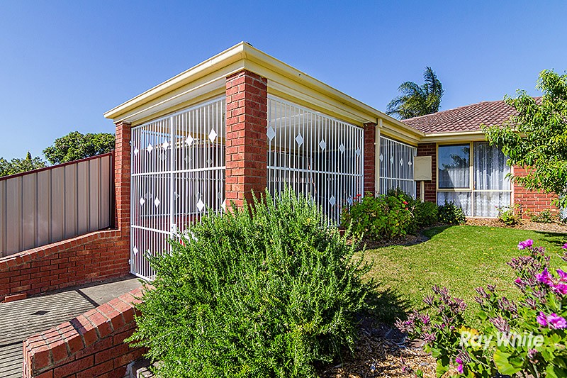 24 Courtenay Avenue, Cranbourne North, VIC 3977