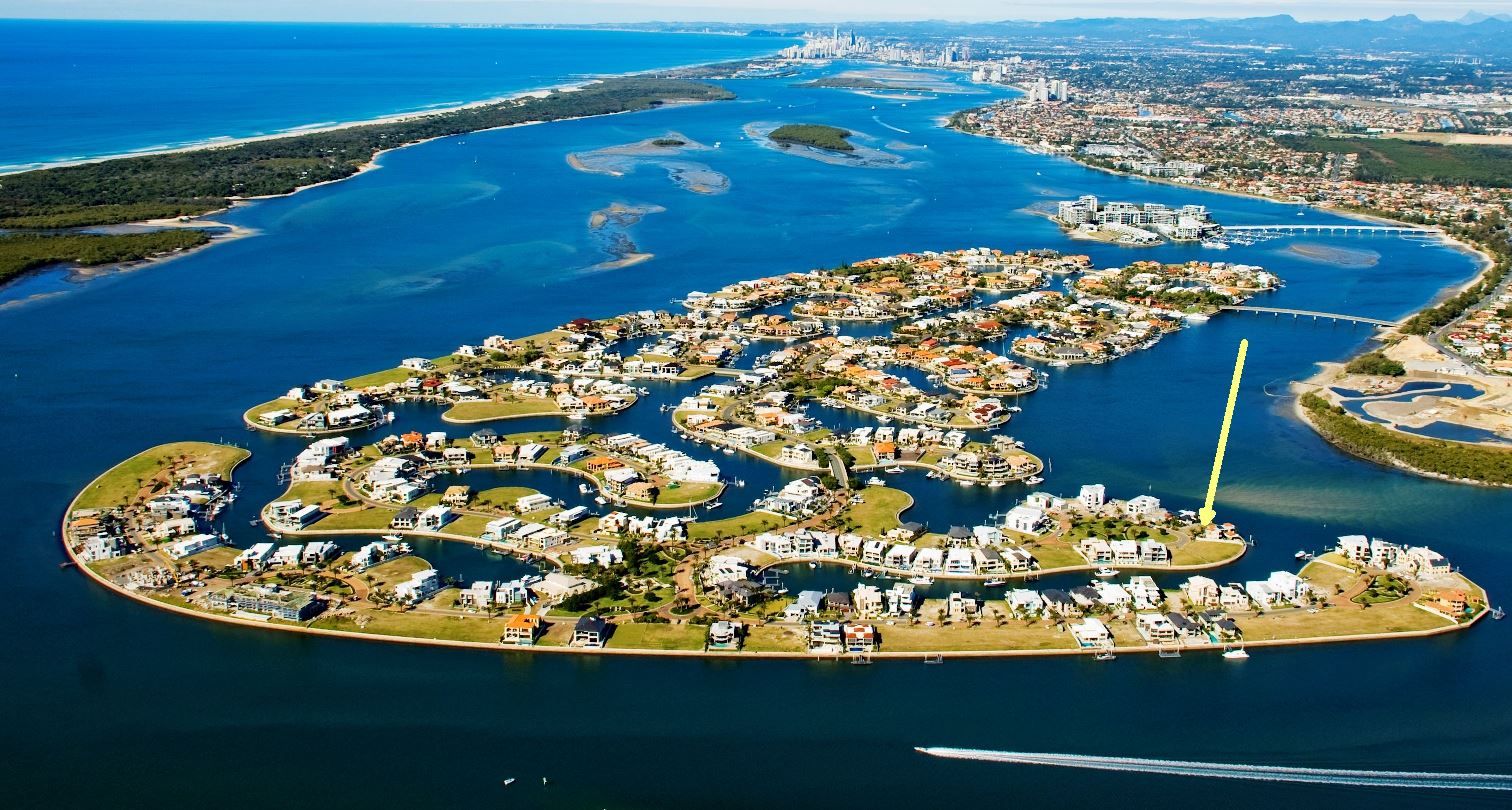 35 Hampton Court, Sovereign Islands QLD 4216