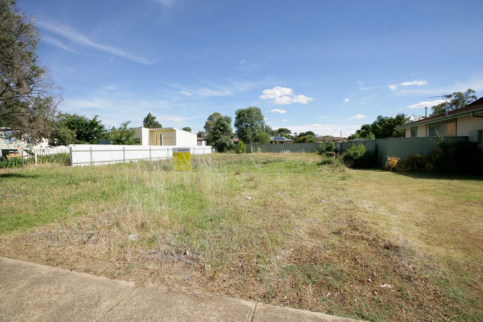 2A Blakemore Avenue, Ashmont, NSW 2650