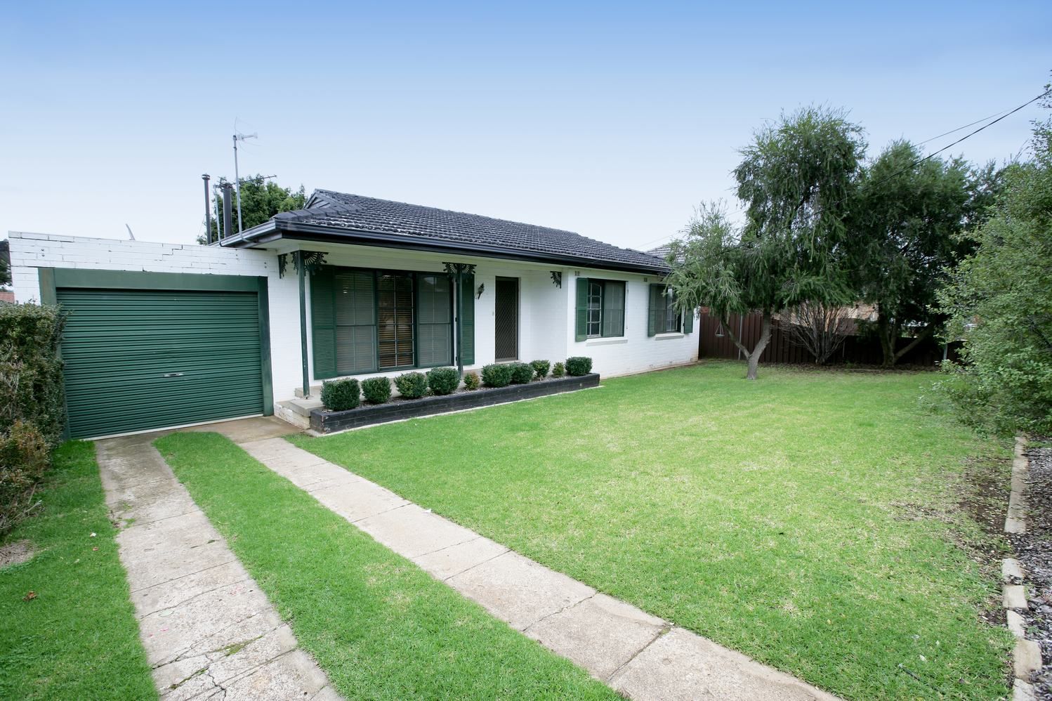 44 Raye Street, TOLLAND, NSW 2650