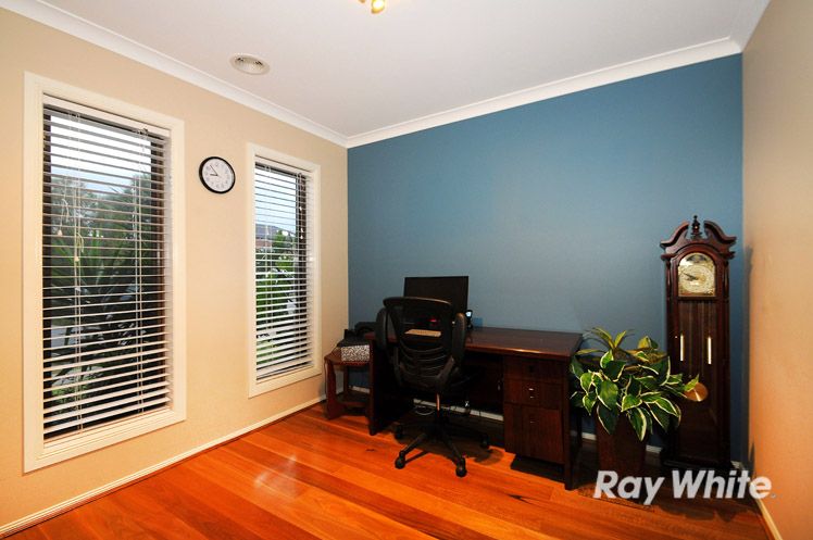 4 Alysha Avenue, Lyndhurst, VIC 3975