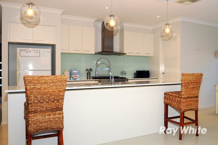 6 Aspera Place, Cranbourne North, VIC 3977
