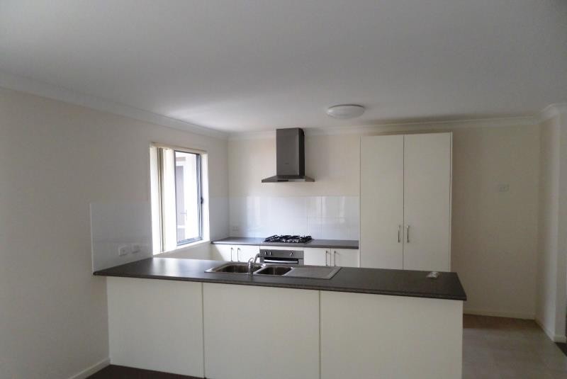 10 Hallvard Crescent, Augustine Heights, QLD 4300
