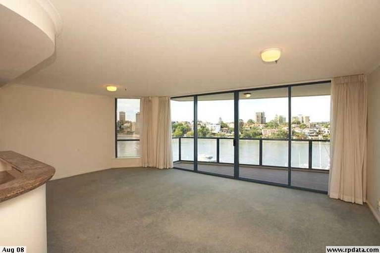 21/8 Goodwin Street, Kangaroo Point, QLD 4169