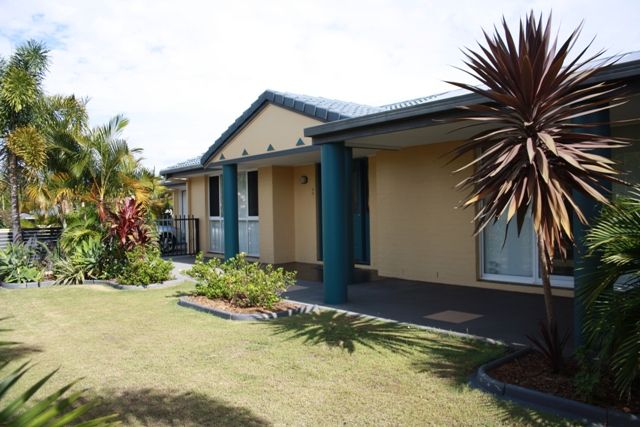 4 Putter Place, ARUNDEL, QLD 4214