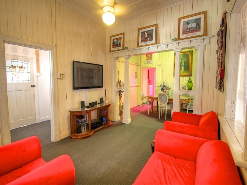 81 Roderick Street, Ipswich, QLD 4305