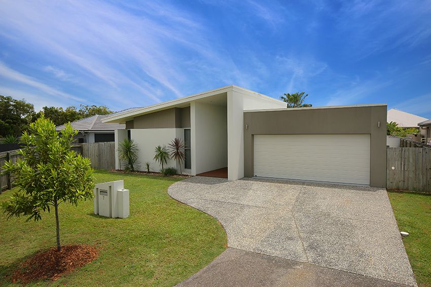 7 Creek View Place, Pelican Waters, QLD 4551
