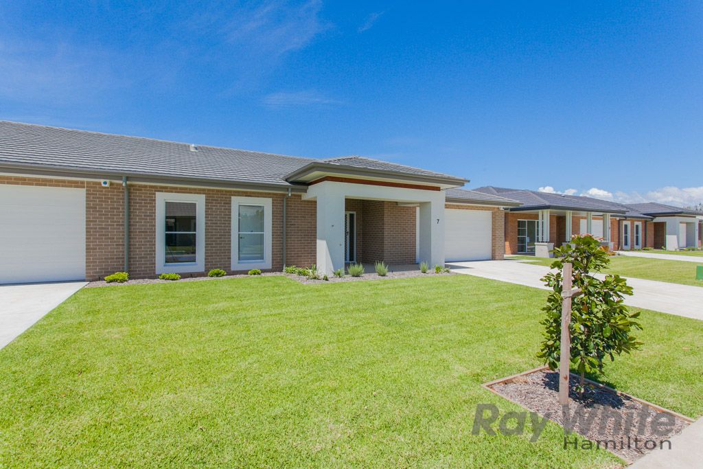 25 Heron Circuit, Fullerton Cove NSW 2318