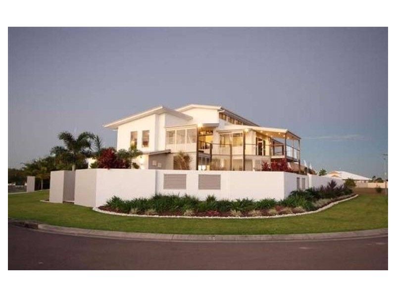 2 Elimbah Street, PELICAN WATERS, QLD 4551