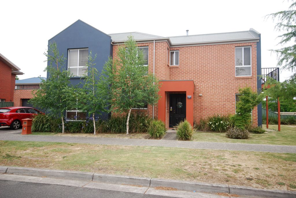 7 St Cedars Grove, Lake Gardens, VIC 3355