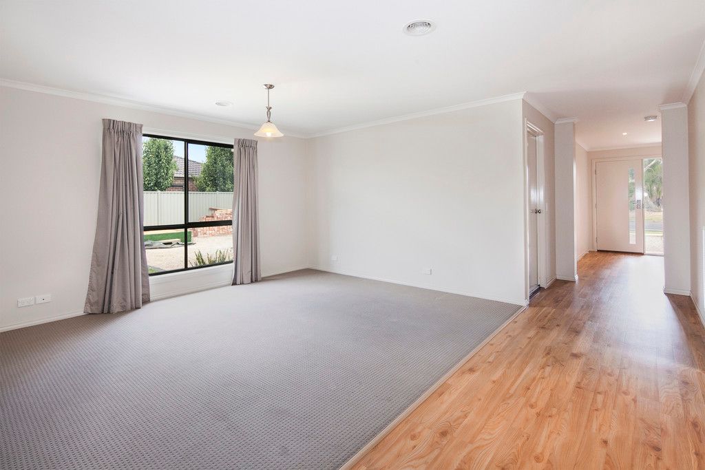 24 Greenhalghs Road, Delacombe, VIC 3356