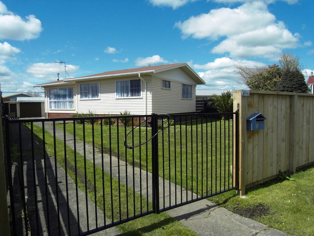 17 Margaret Place, Deanwell, Hamilton City