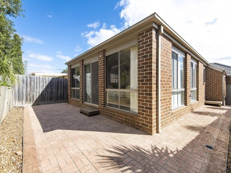 18 Rainer Road, South Morang, VIC 3752
