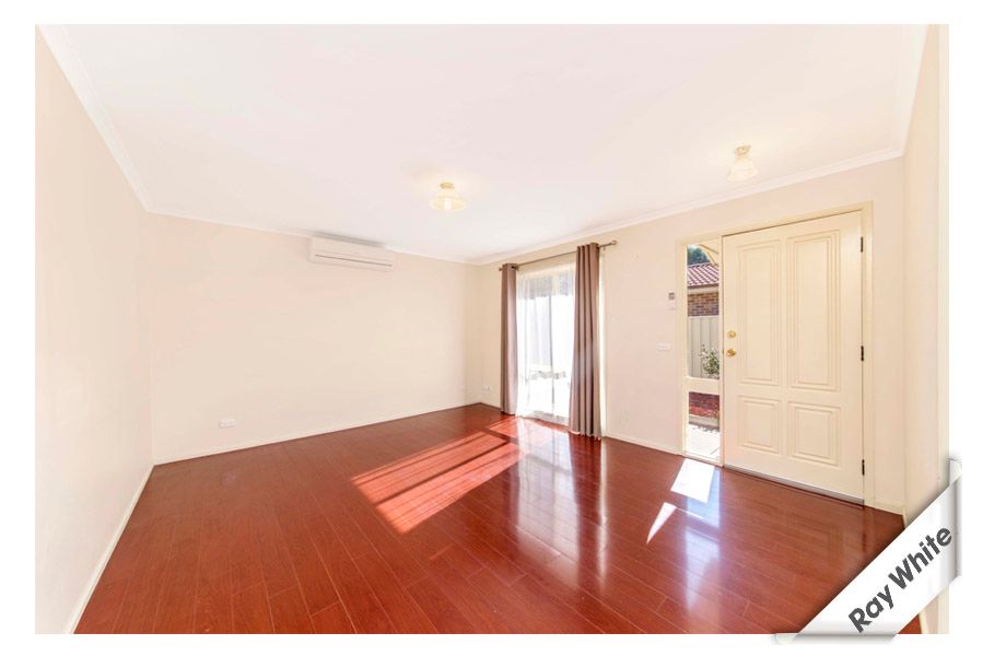 2/15 Darmody Place, Jerrabomberra, NSW 2619