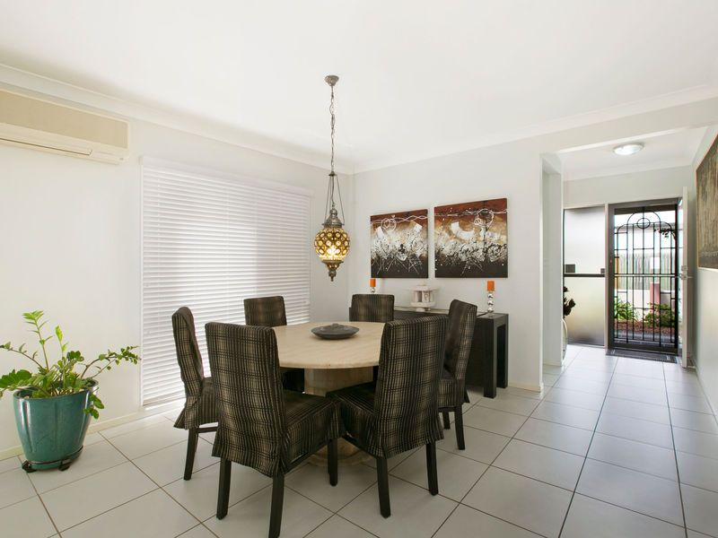 62/1 Celestial Court, Carina, QLD 4152