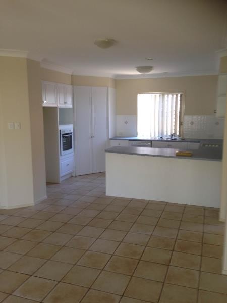 200 Saturn Crescent, BRIDGEMAN DOWNS, QLD 4035