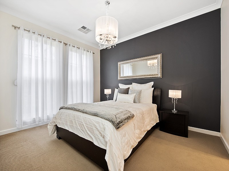 25 Broadford Crescent, Findon, SA 5023