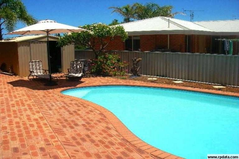 2 Hendy Street, PORT DENISON, WA 6525