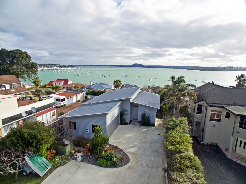 Single Level Stunning Views - Bucklands Beach