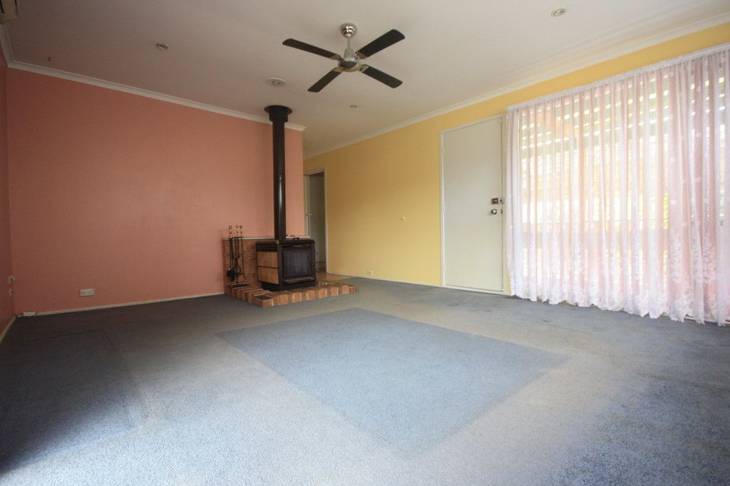 2 Micawaber Street, Ambarvale, NSW 2560