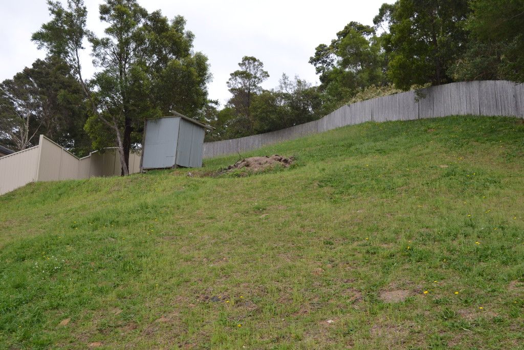 16A Murrogun Crescent, Cordeaux Heights, NSW 2526