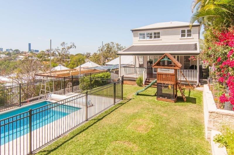 17 Armstrong Terrace, Paddington, QLD 4064