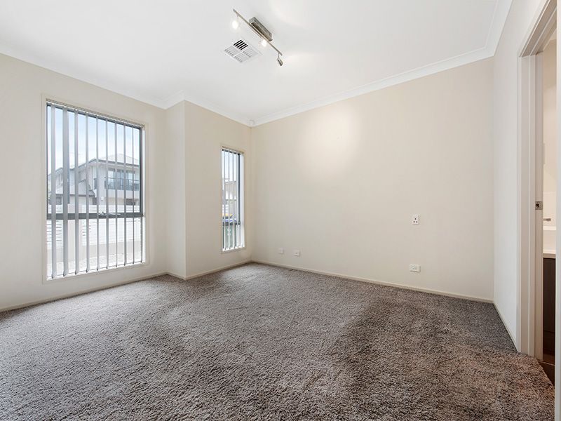 6 Emery Place, ST CLAIR, SA 5011