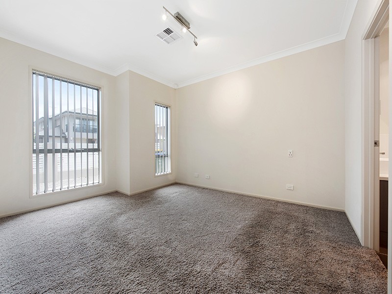 6 Emery Place, ST CLAIR, SA 5011