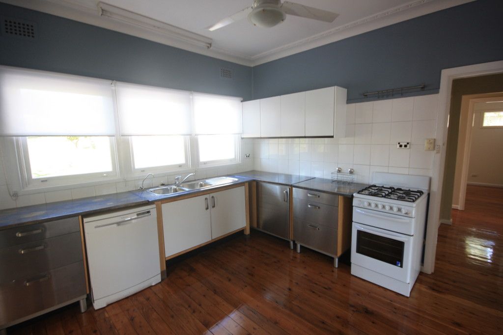 10 Innes Street, Campbelltown, NSW 2560