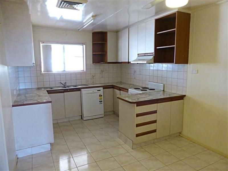 11 Pinderi Crescent, Dampier, WA 6713
