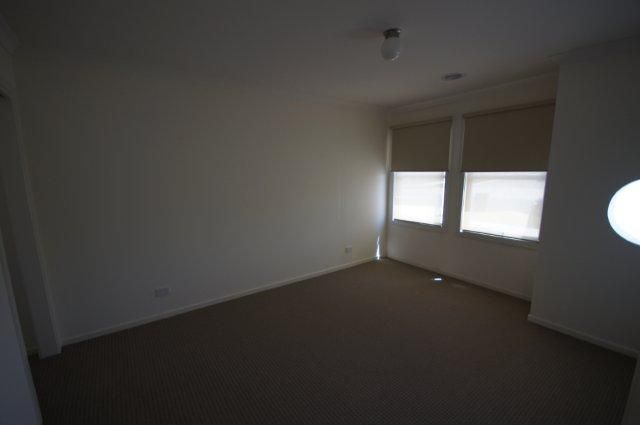 8 Serenity Street, Pakenham, VIC 3810
