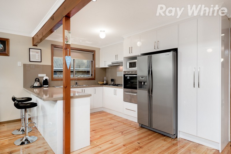 2 Ratcliffe Close, Mill Park, VIC 3082