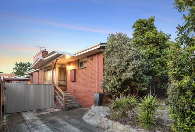 4 Bunker Avenue, Kingsbury, VIC 3083