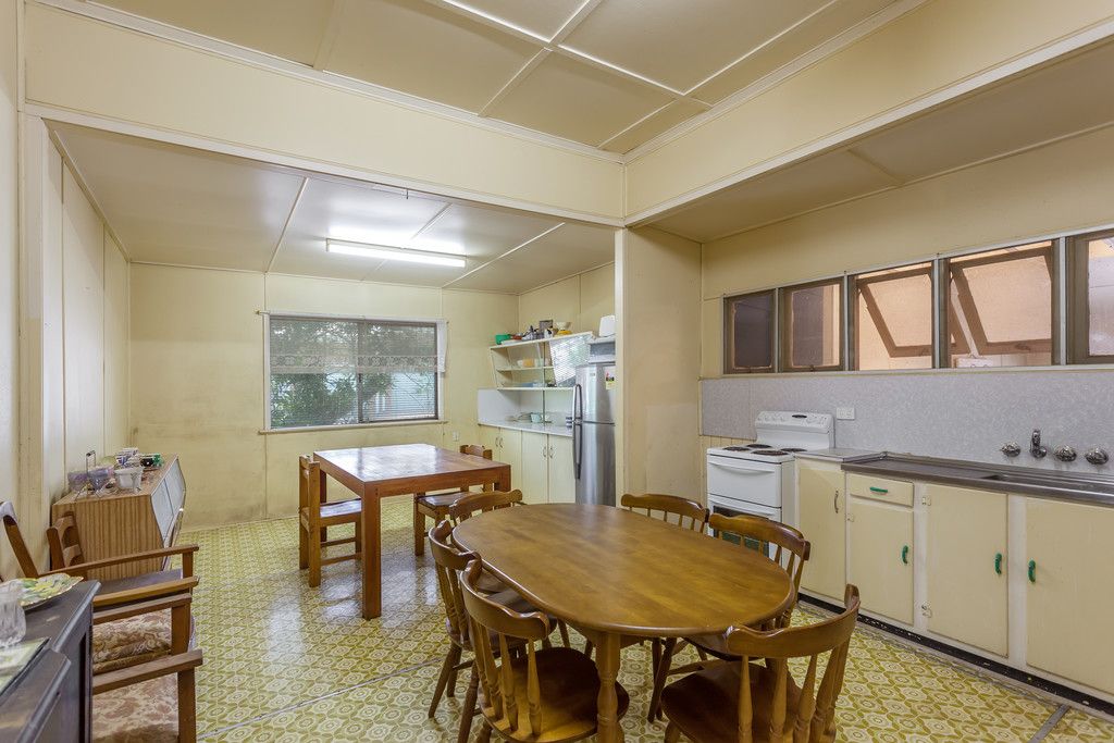 16 Cooper Street, South Toowoomba, QLD 4350