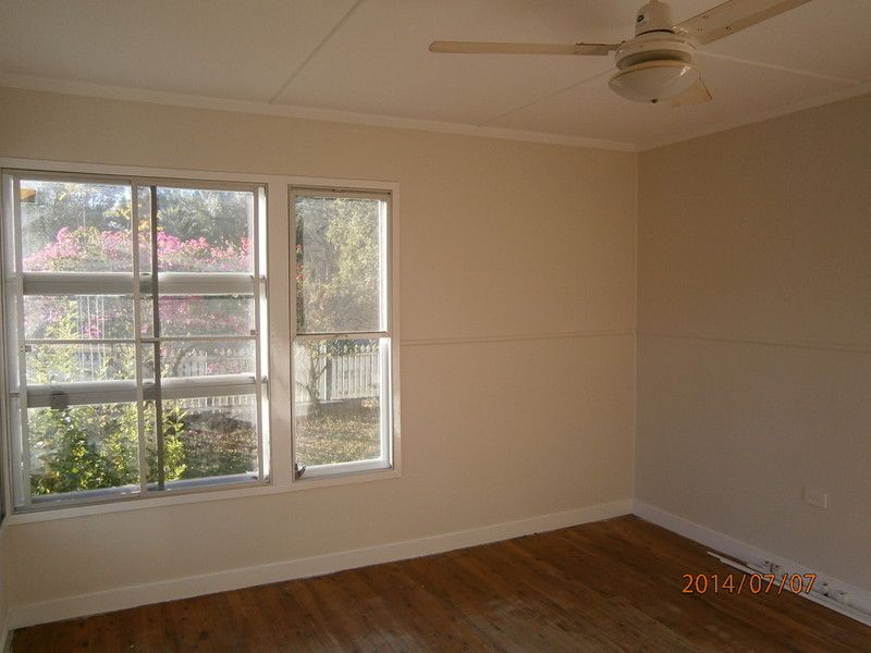 1 Crosshill Street, Leichhardt, QLD 4305