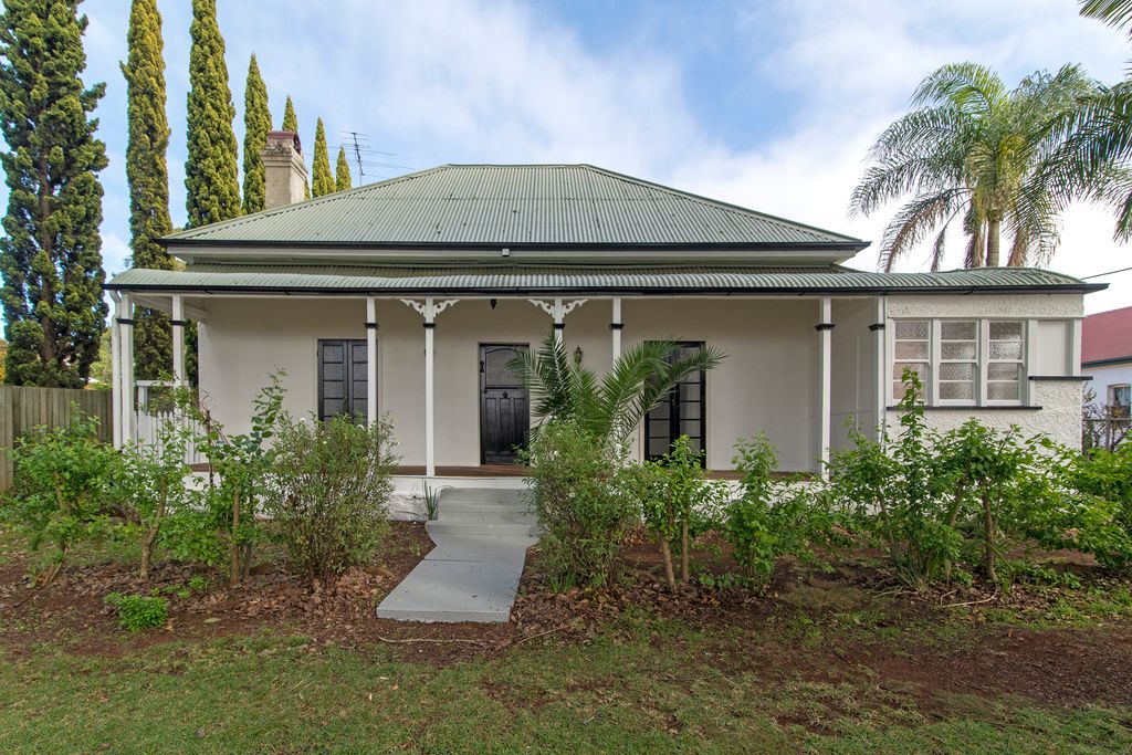 13 Boulton Terrace, TOOWOOMBA CITY, QLD 4350