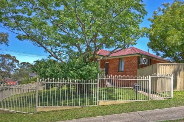 2 Gladys Crescent, Seven Hills, NSW 2147