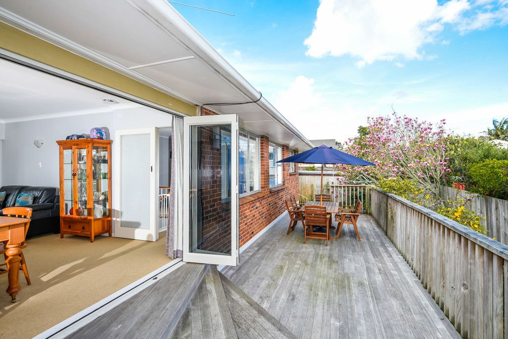2/111 Riddell Road, Glendowie, Auckland City