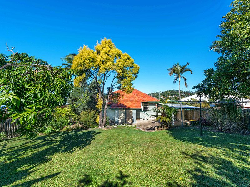 33 Thuruna Street, Stafford, QLD 4053