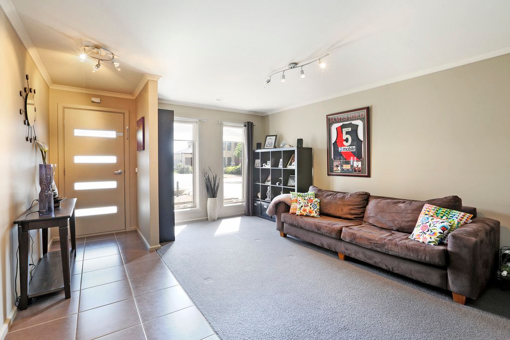 8 Achillea Close, Corio, VIC 3214