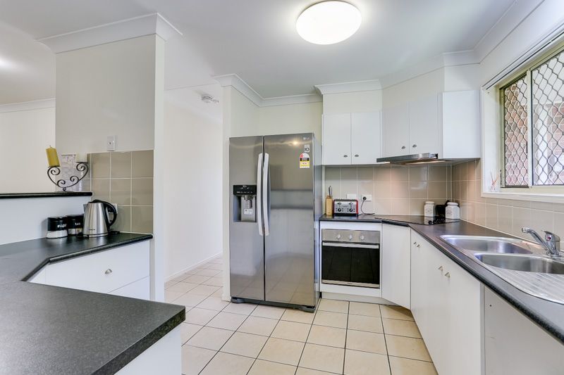 35 Harrison Crescent, Forest Lake, QLD 4078