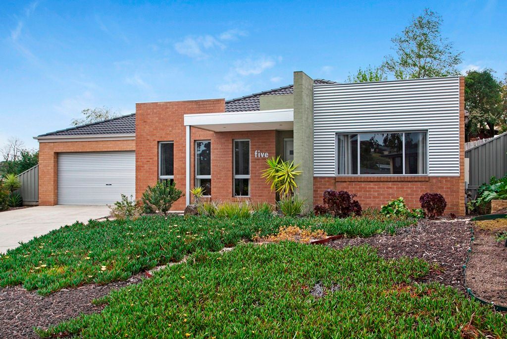 5 Catherine Court, Brown Hill VIC 3350