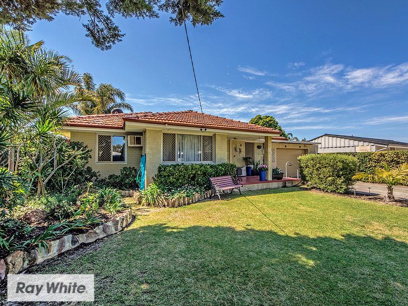 6 Stoke Court, Girrawheen, WA 6064